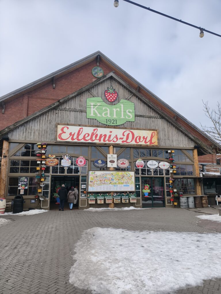 Karls Erlebnisdorf mit Kind und Hund