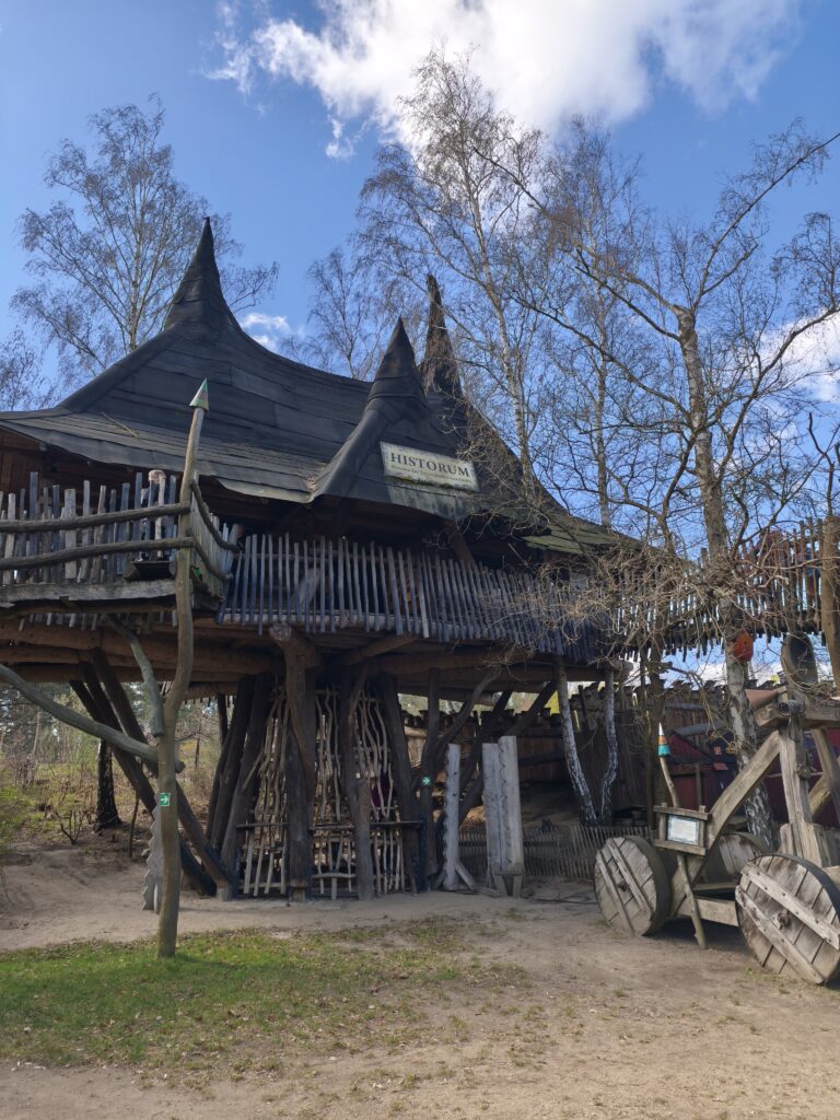 Geheime Welt von Turisede  mit Kind und Hund